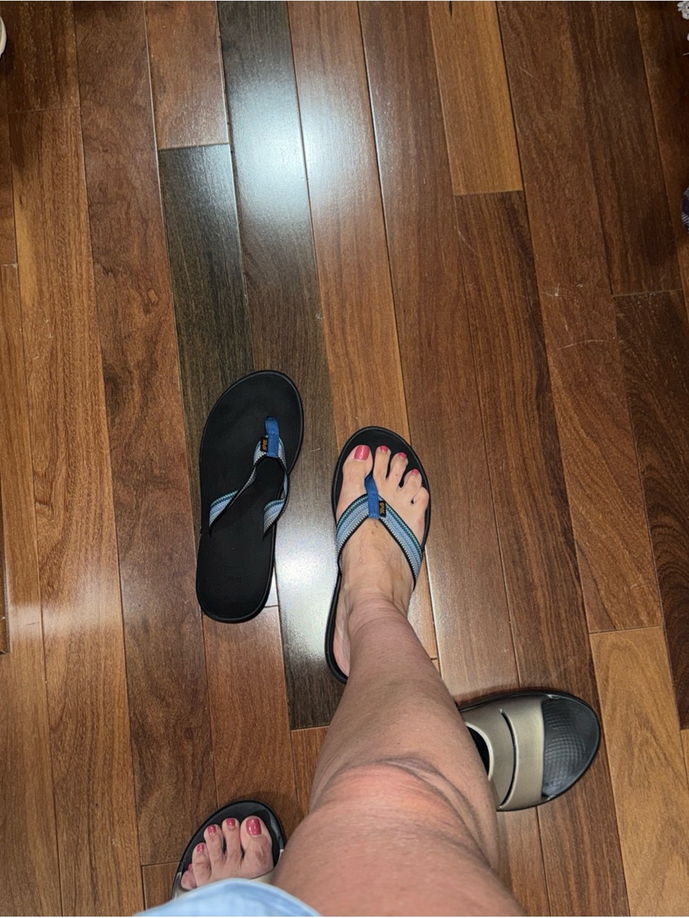 Teva Black Flip Flops with Blue Striped Fabric Straps size 9 comfy cushioning - Picture 6 of 9